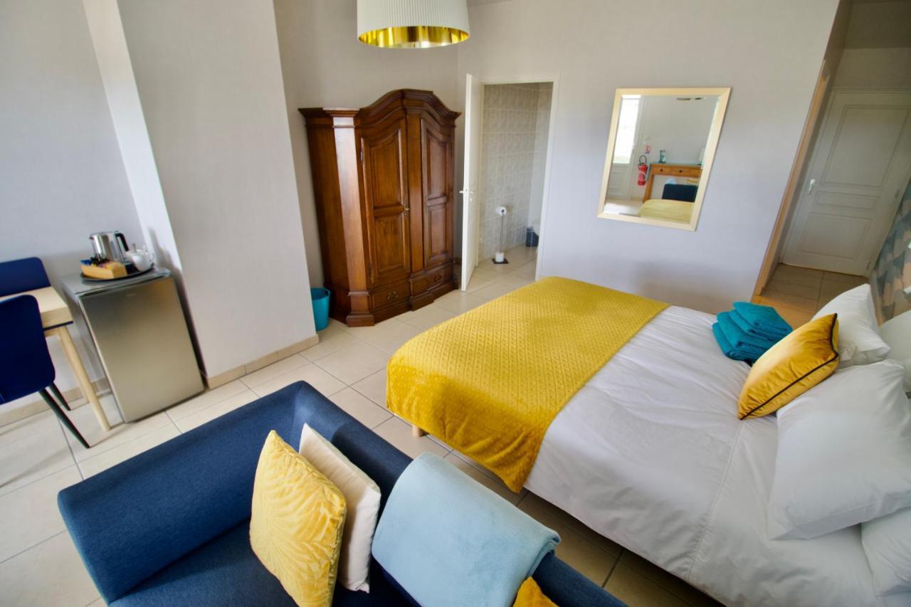 O Trois Oliviers Bed & Breakfast Louin Exterior photo