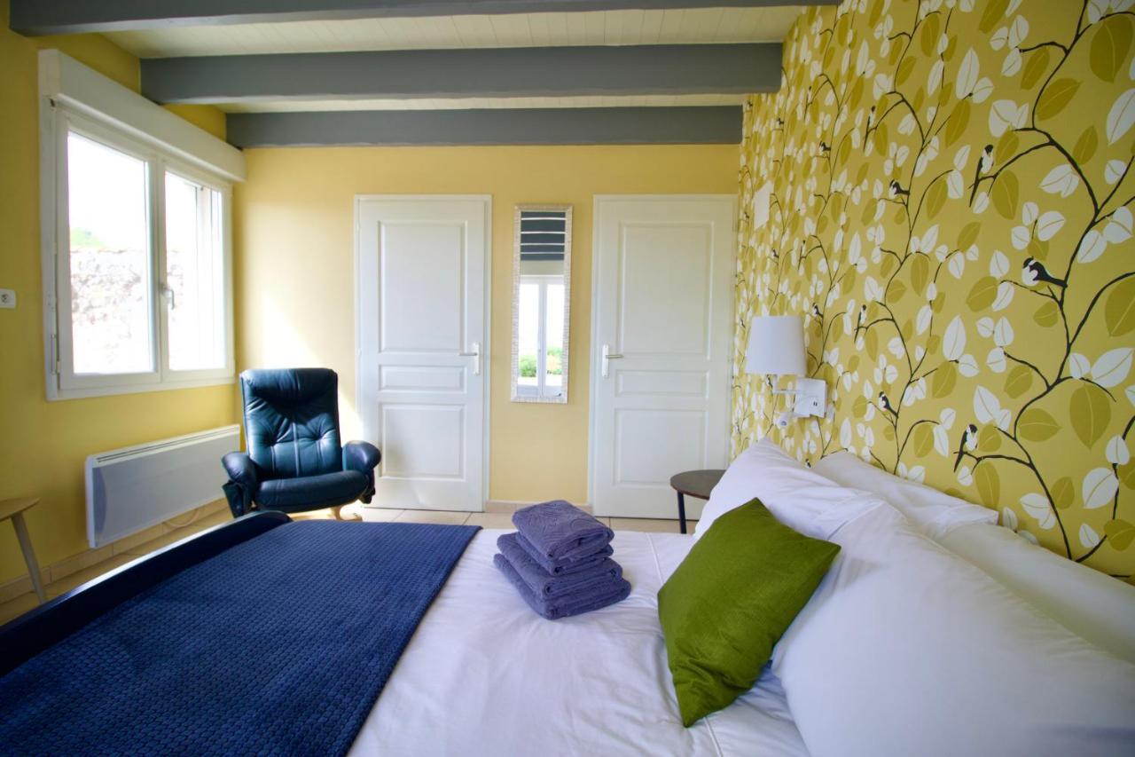 O Trois Oliviers Bed & Breakfast Louin Exterior photo